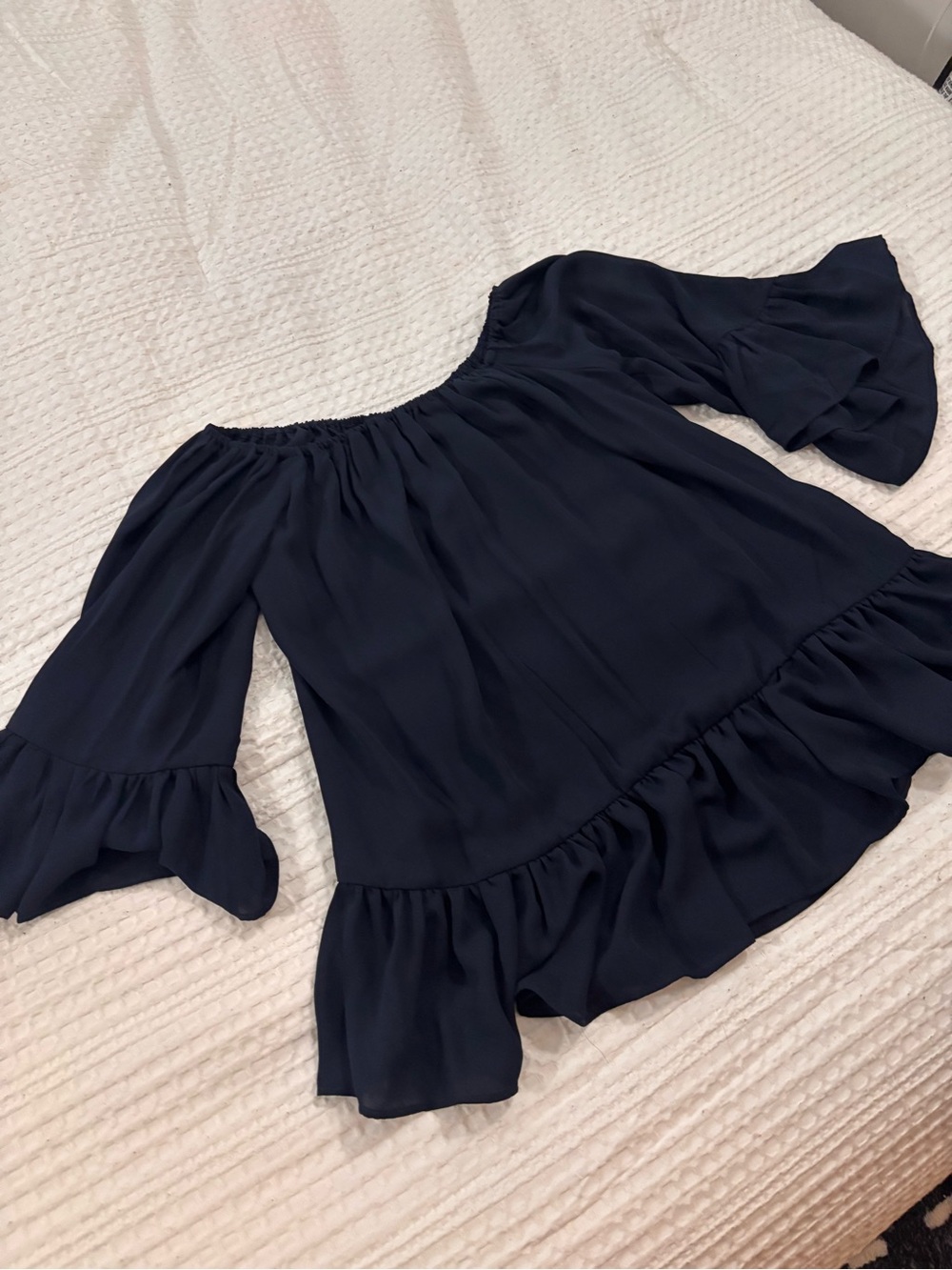 Off shoulder YAS navy blue flowy top